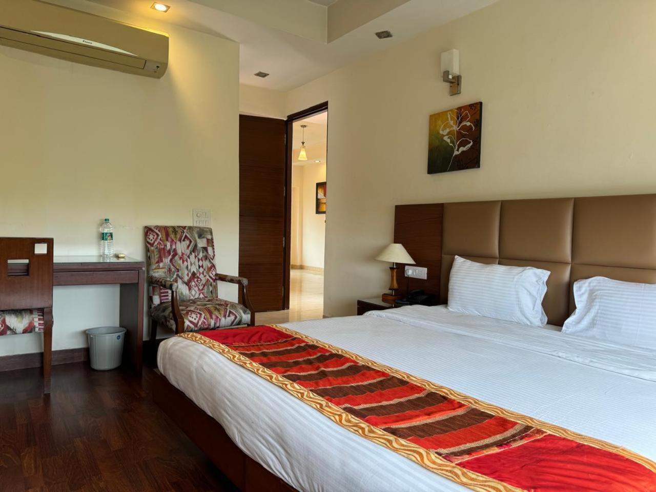 Ferienwohnung Ahuja Residency Noida Exterior foto